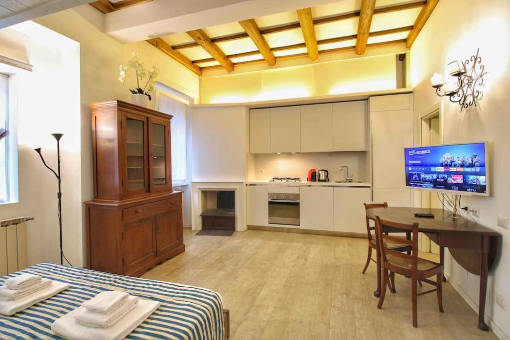 Cozy Studio Flat In Trastevere By Yourhost Roma Ngoại thất bức ảnh